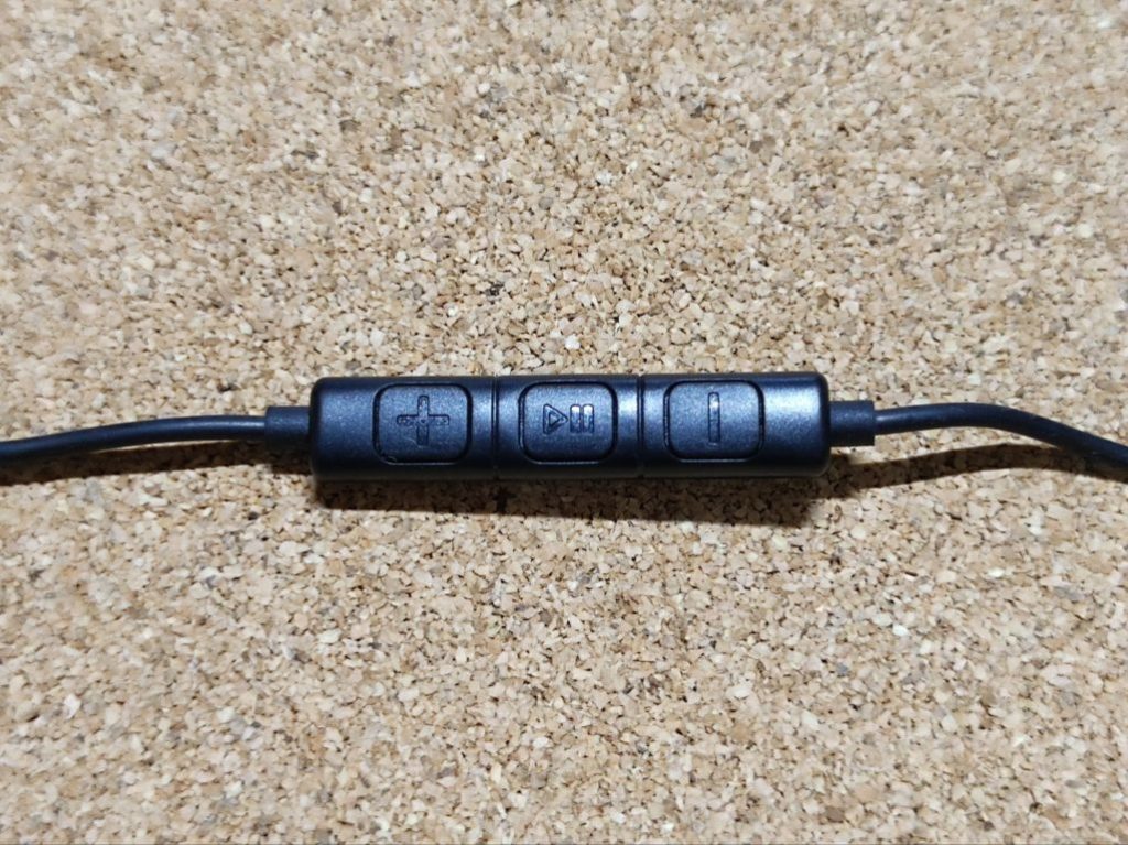 ダイソー USB Type-Cイヤホン