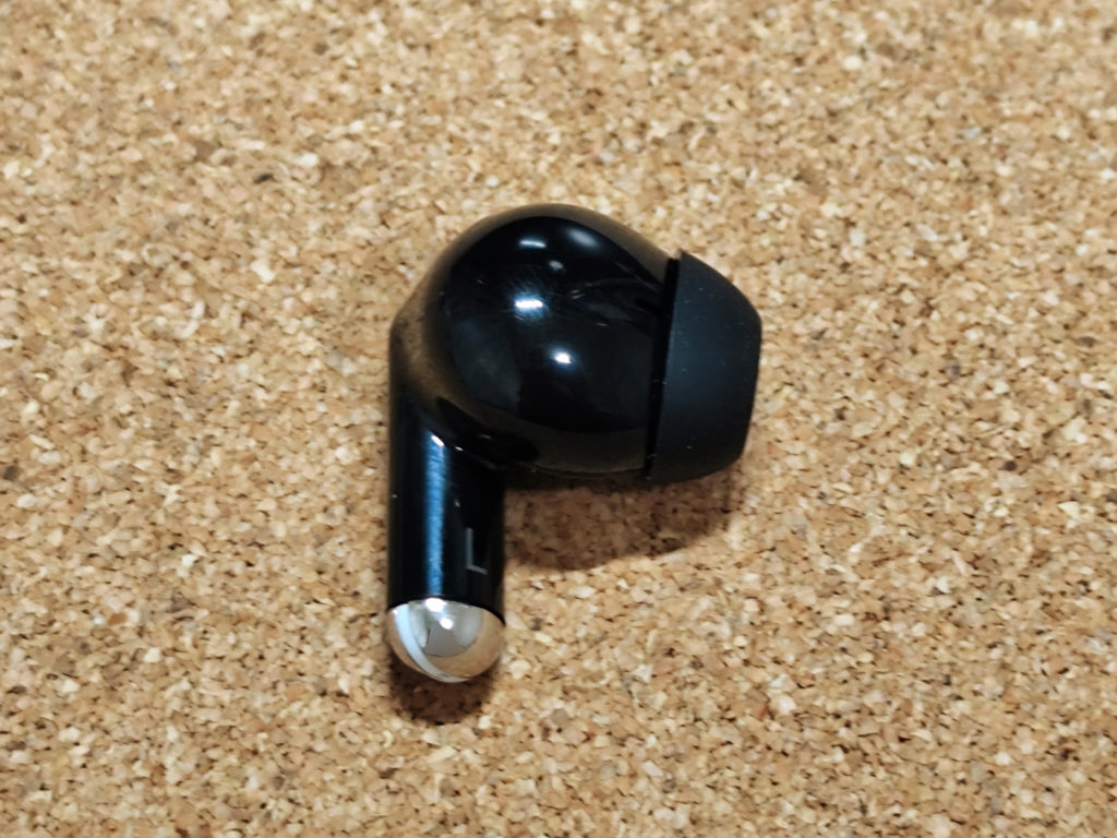 キャンドゥ「LEDディスプレイワイヤレスイヤホン」