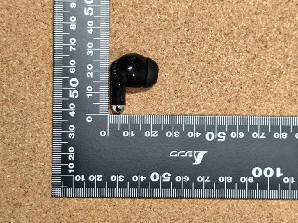 キャンドゥ「LEDディスプレイワイヤレスイヤホン」