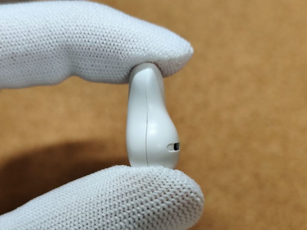 ダイソー「寝ながら完全ワイヤレスステレオイヤホン」（FS-TWSCBDS01）