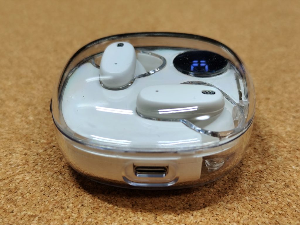 ダイソー「クリアケースワイヤレスイヤホン（TWS007）」