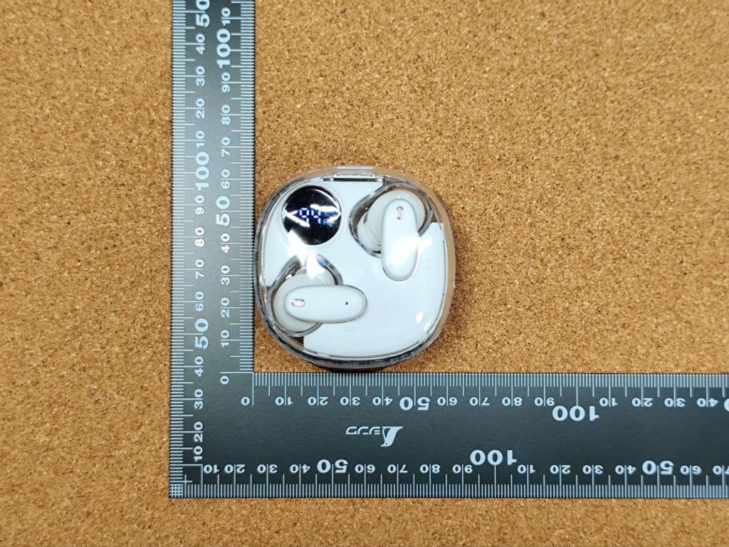 ダイソー「クリアケースワイヤレスイヤホン（TWS007）」