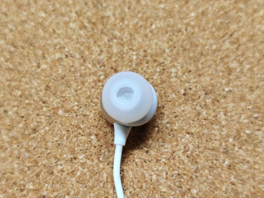 ダイソー アルミニウムワイヤレスイヤホン BT008